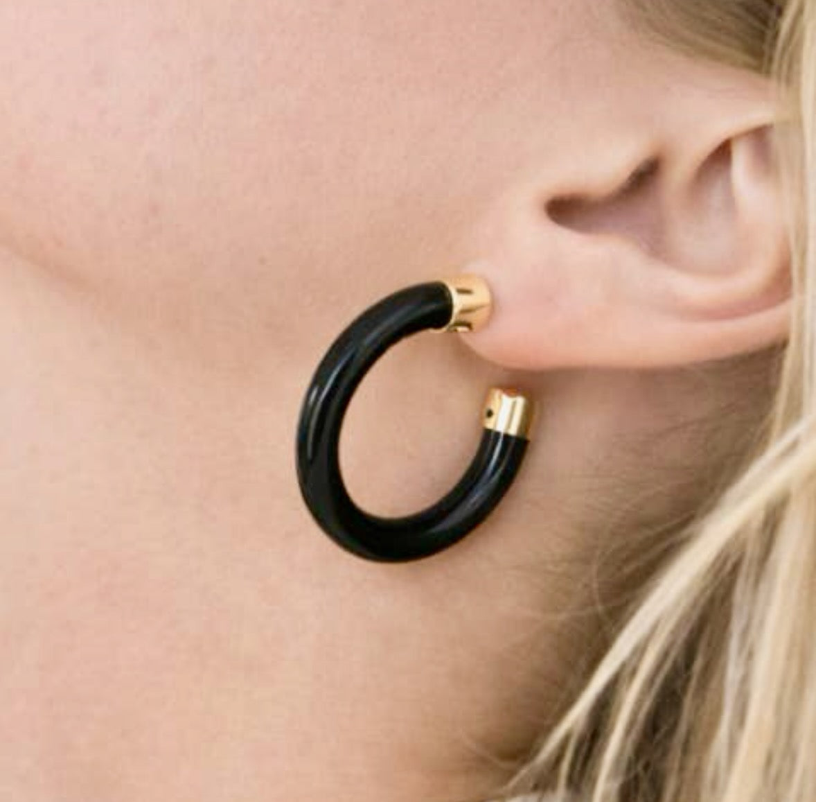 Hoo Hoops Mini Hoop Earrings - Black
