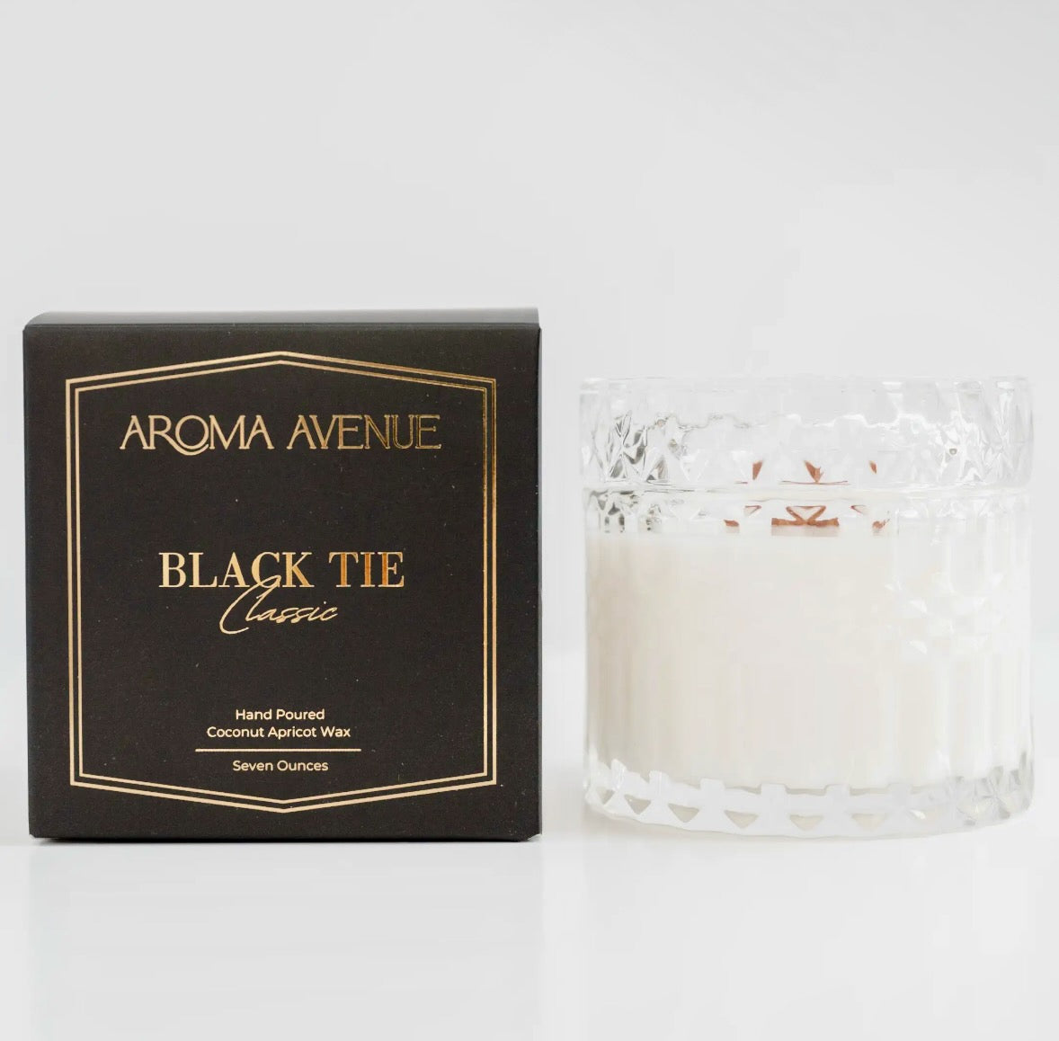 Aroma Avenue Black Tie 7 oz. candle